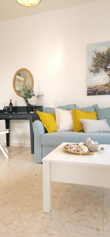 Capri Sea View One Bedroom Larnaca Exteriör bild