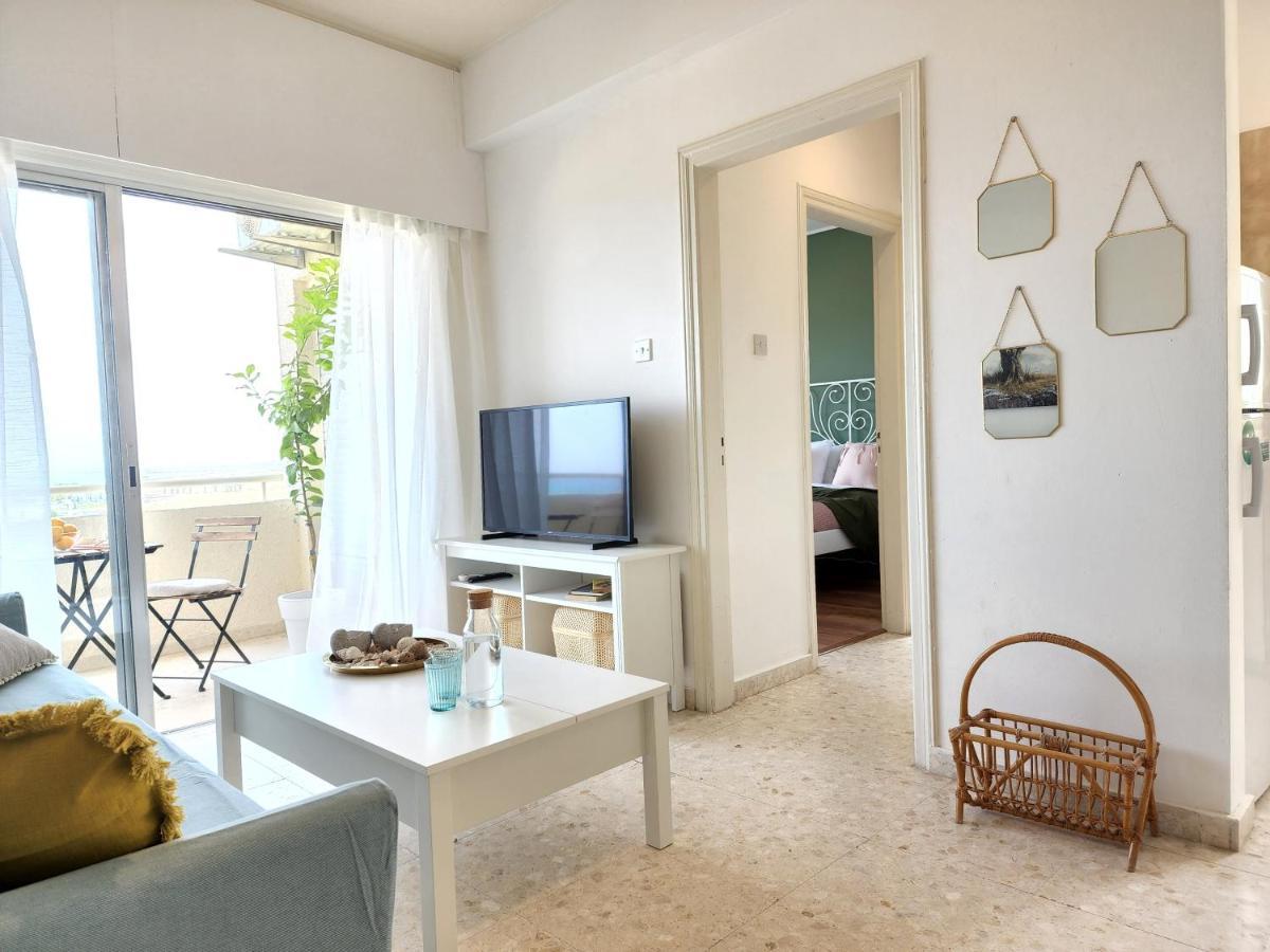 Capri Sea View One Bedroom Larnaca Exteriör bild