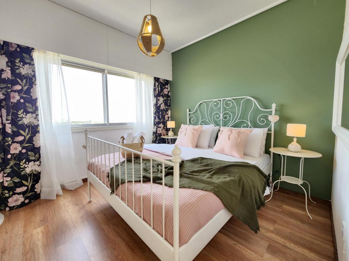 Capri Sea View One Bedroom Larnaca Exteriör bild